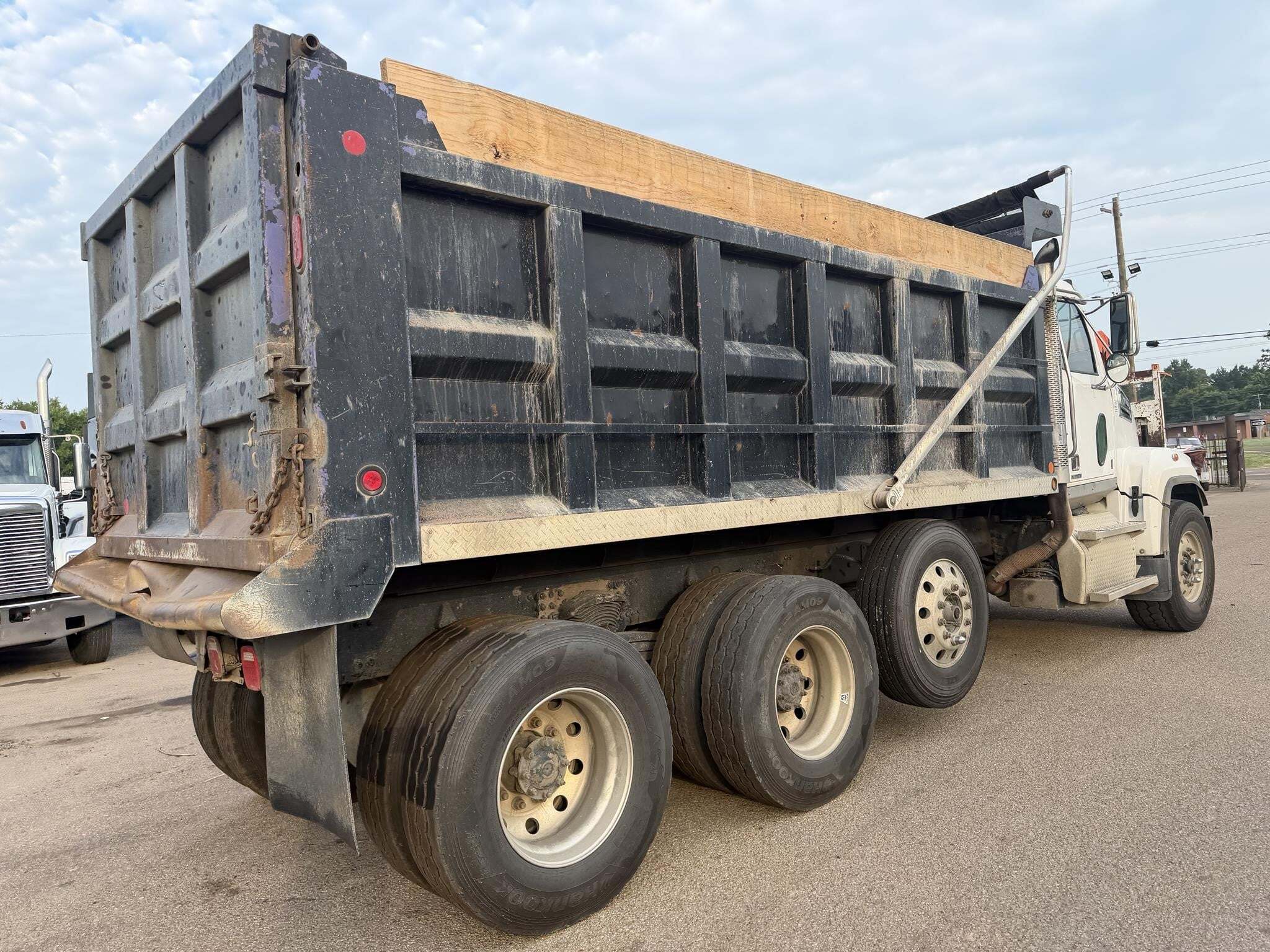 2019 Western Star 4700 Semi Trucks/Trailer