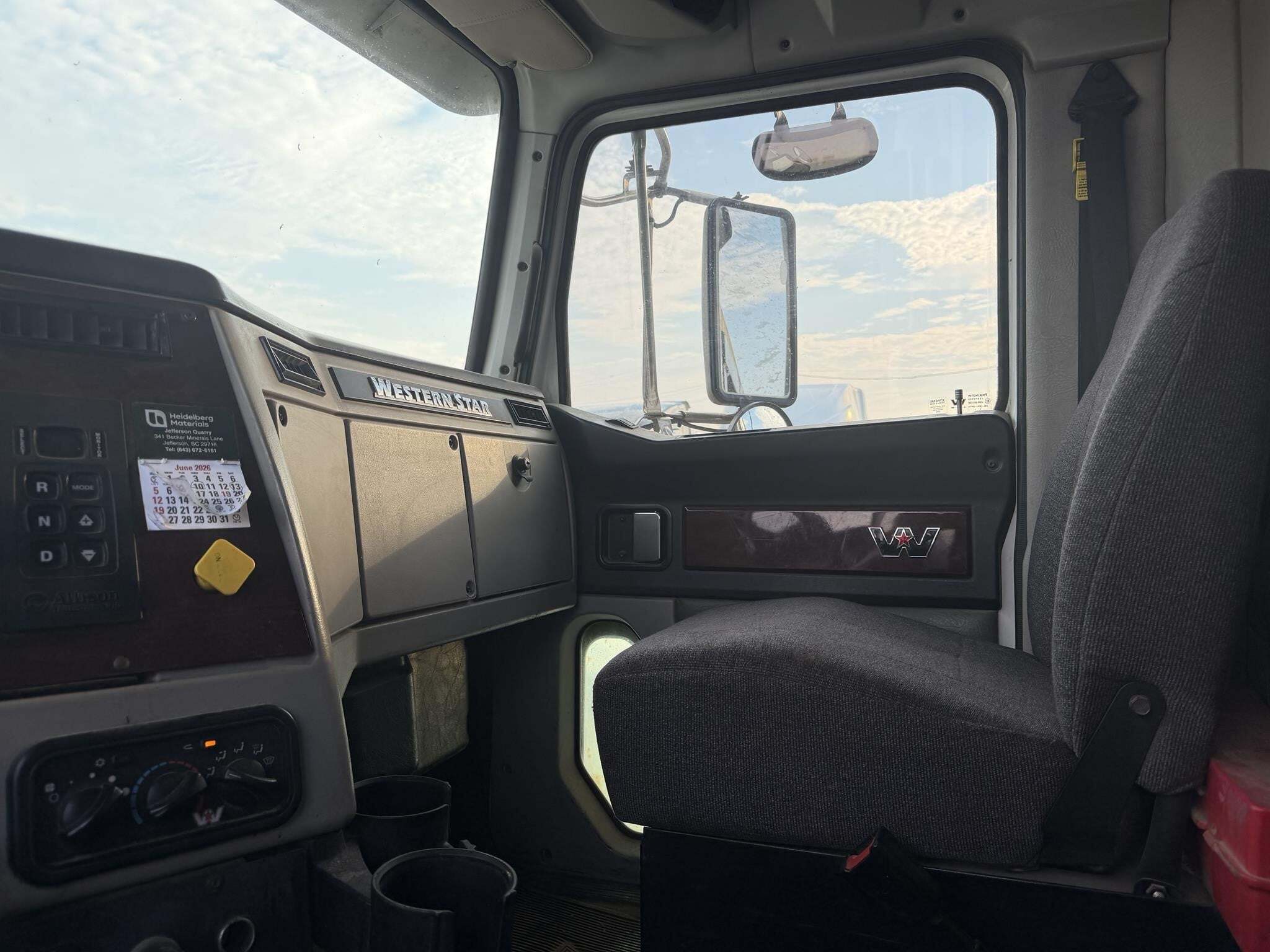 2019 Western Star 4700 Semi Trucks/Trailer