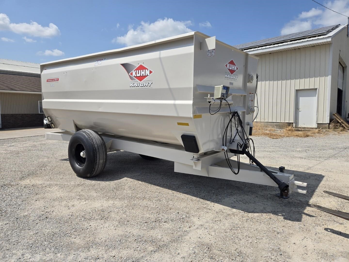  Kuhn Knight 3160 Grinders and Mixer