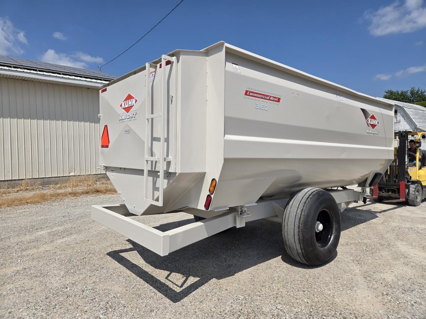  Kuhn Knight 3160 Grinders and Mixer