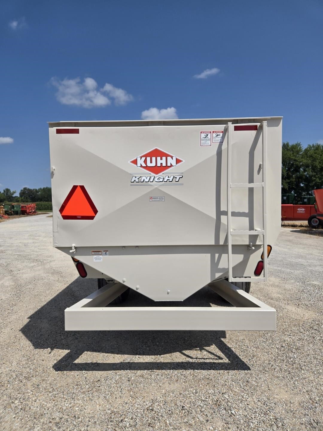 Kuhn Knight 3160 Grinders and Mixer