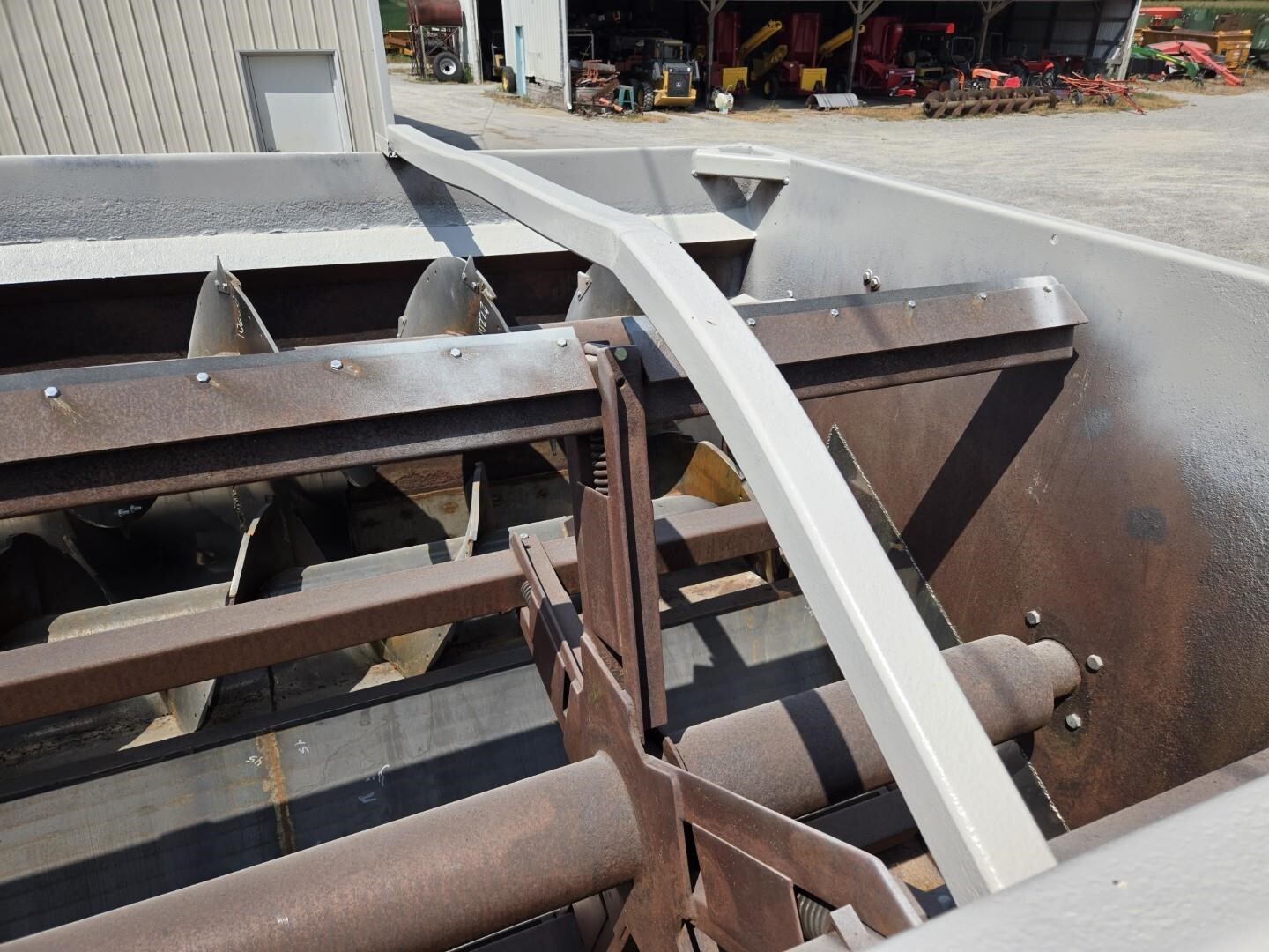  Kuhn Knight 3160 Grinders and Mixer