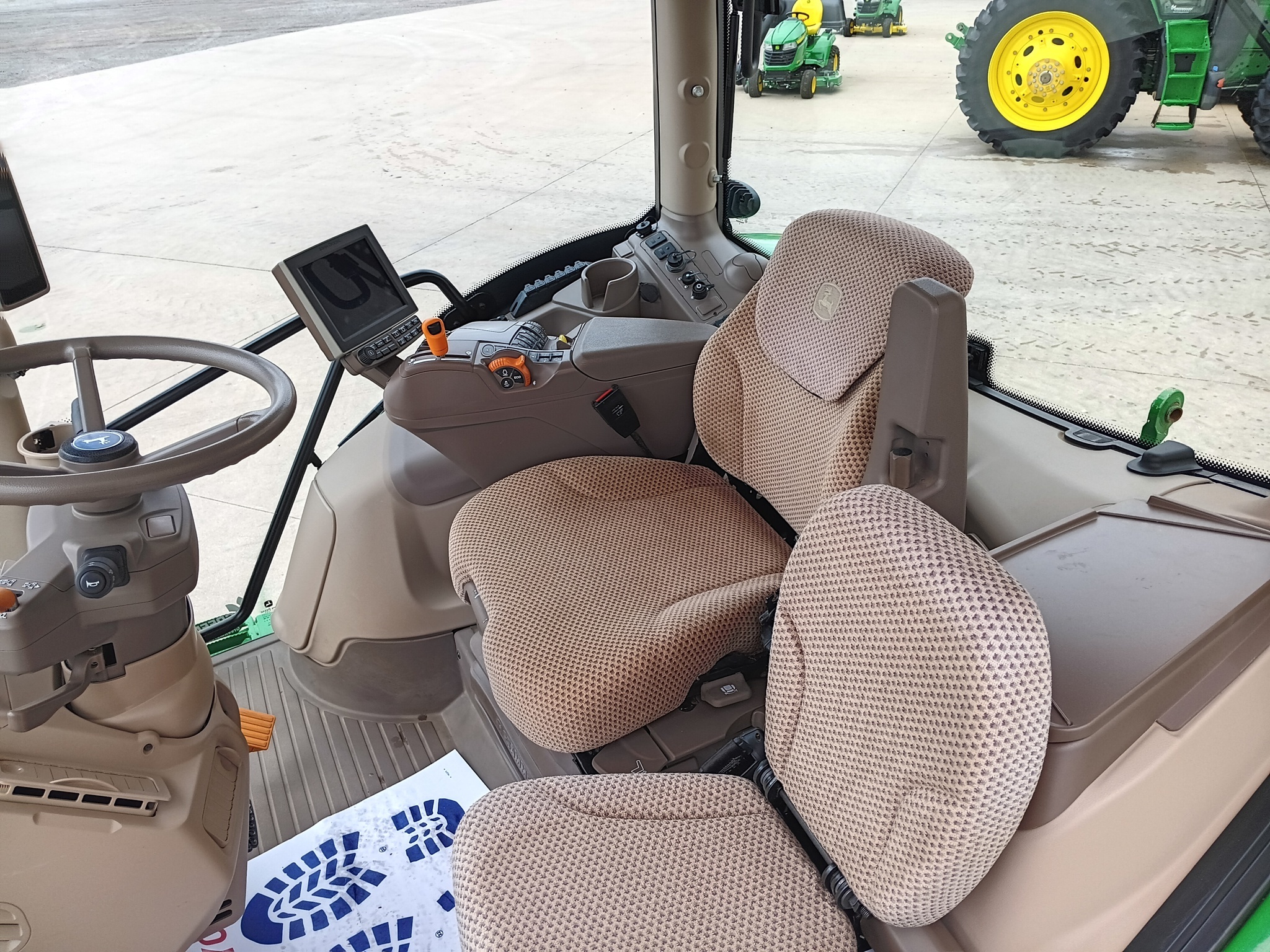 2022 John Deere 6R 110 Tractor