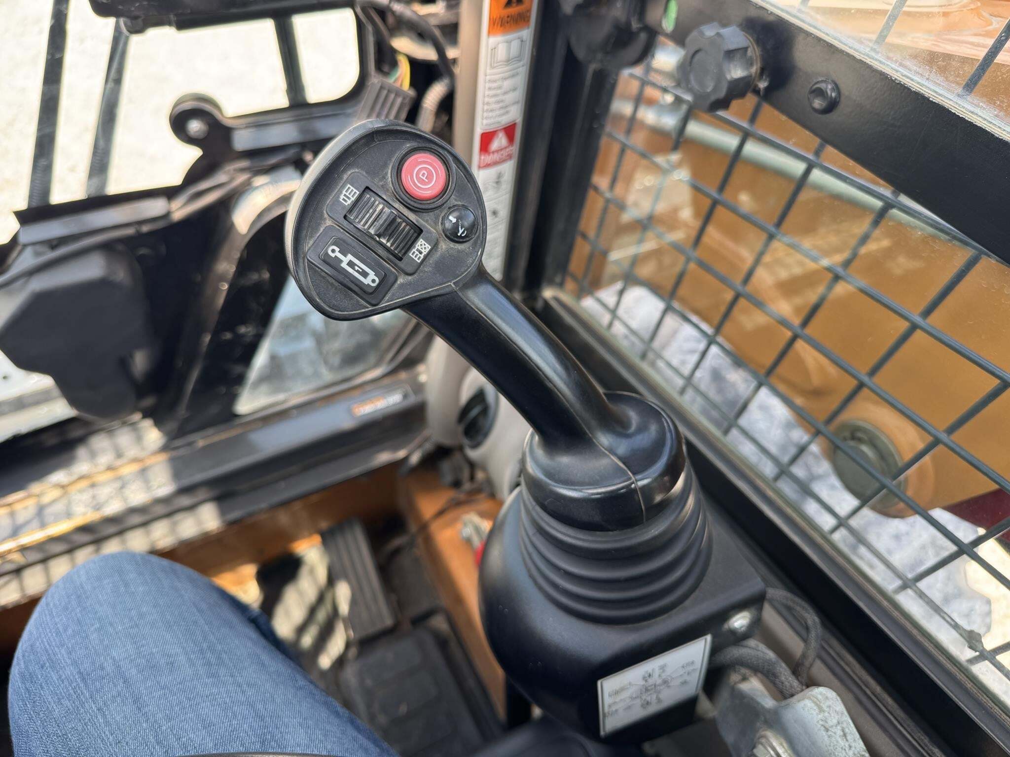 2014 Case SR220 Skid Steer