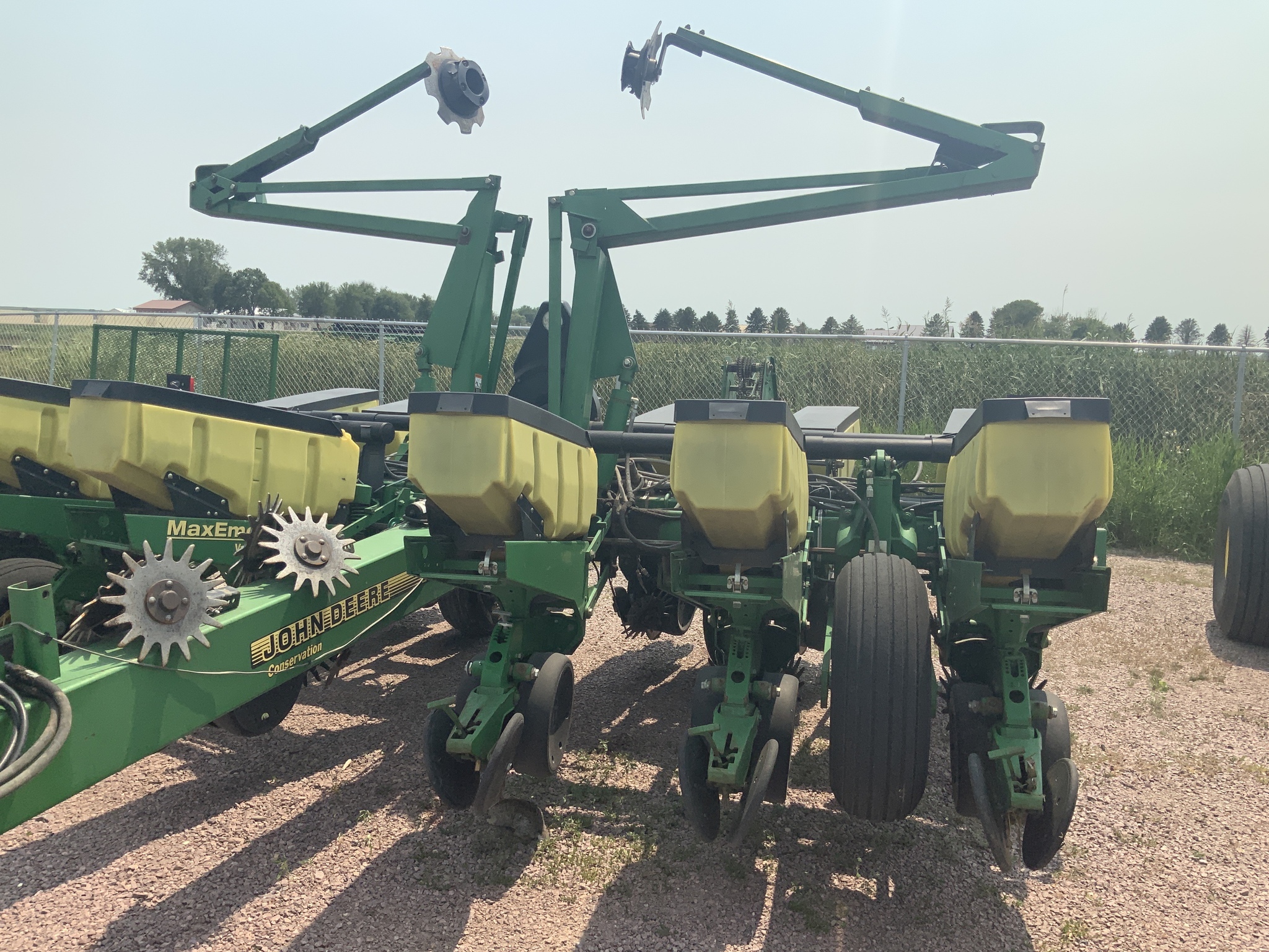 2001 John Deere 1760 Planter