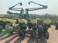 2001 John Deere 1760 Planter