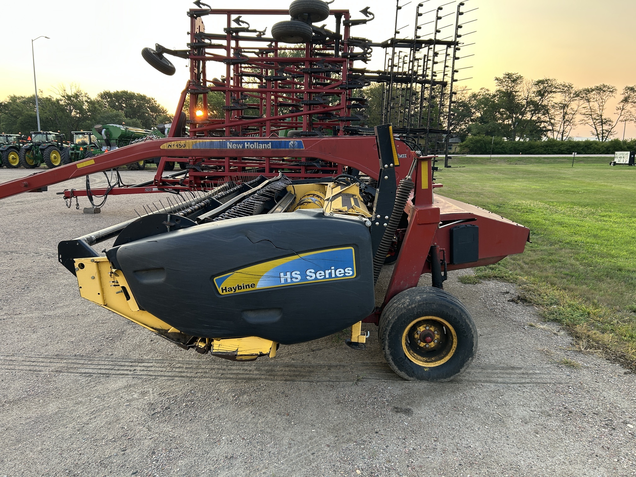 2009 New Holland H7150 Mower Conditioner