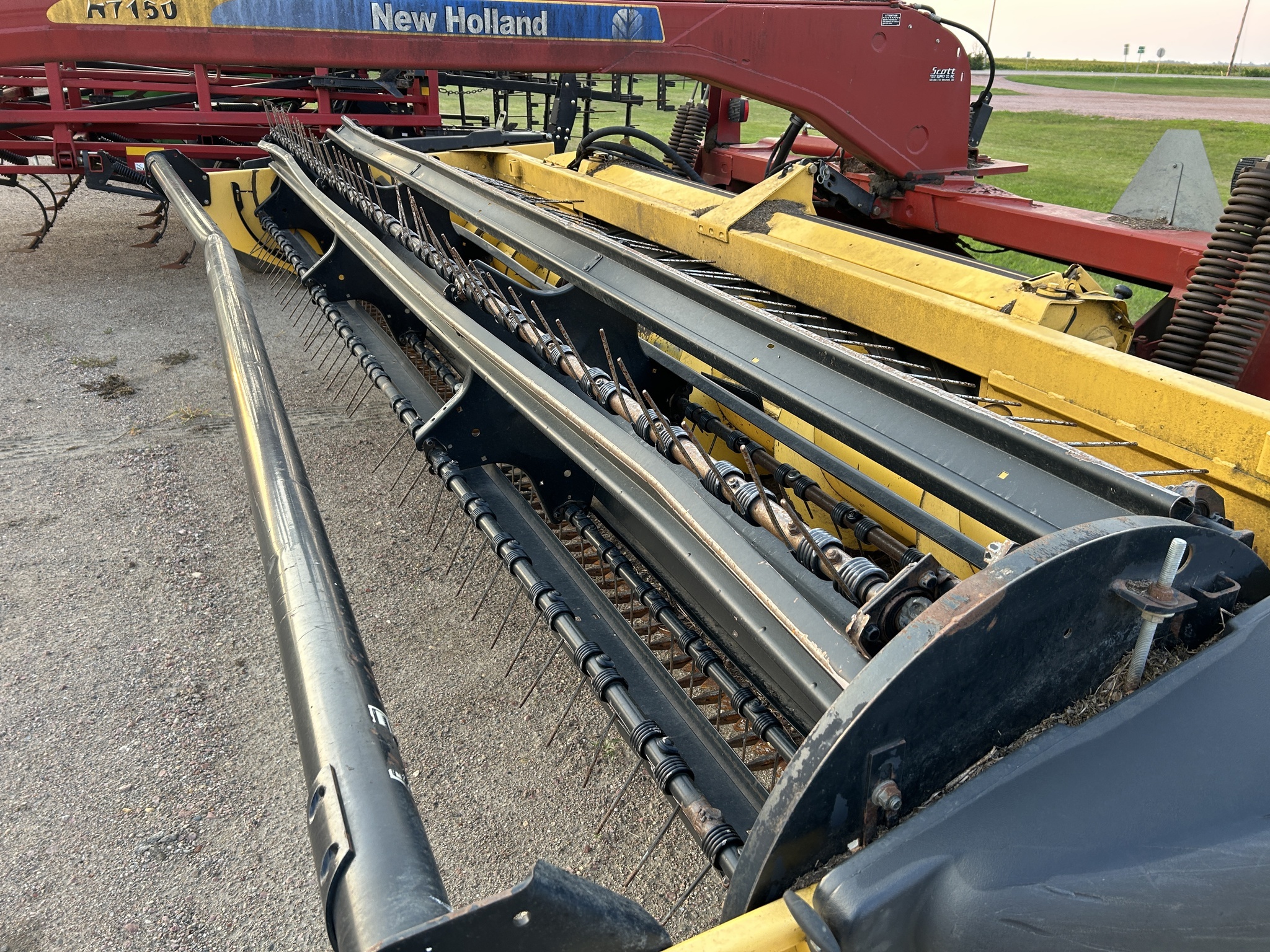 2009 New Holland H7150 Mower Conditioner