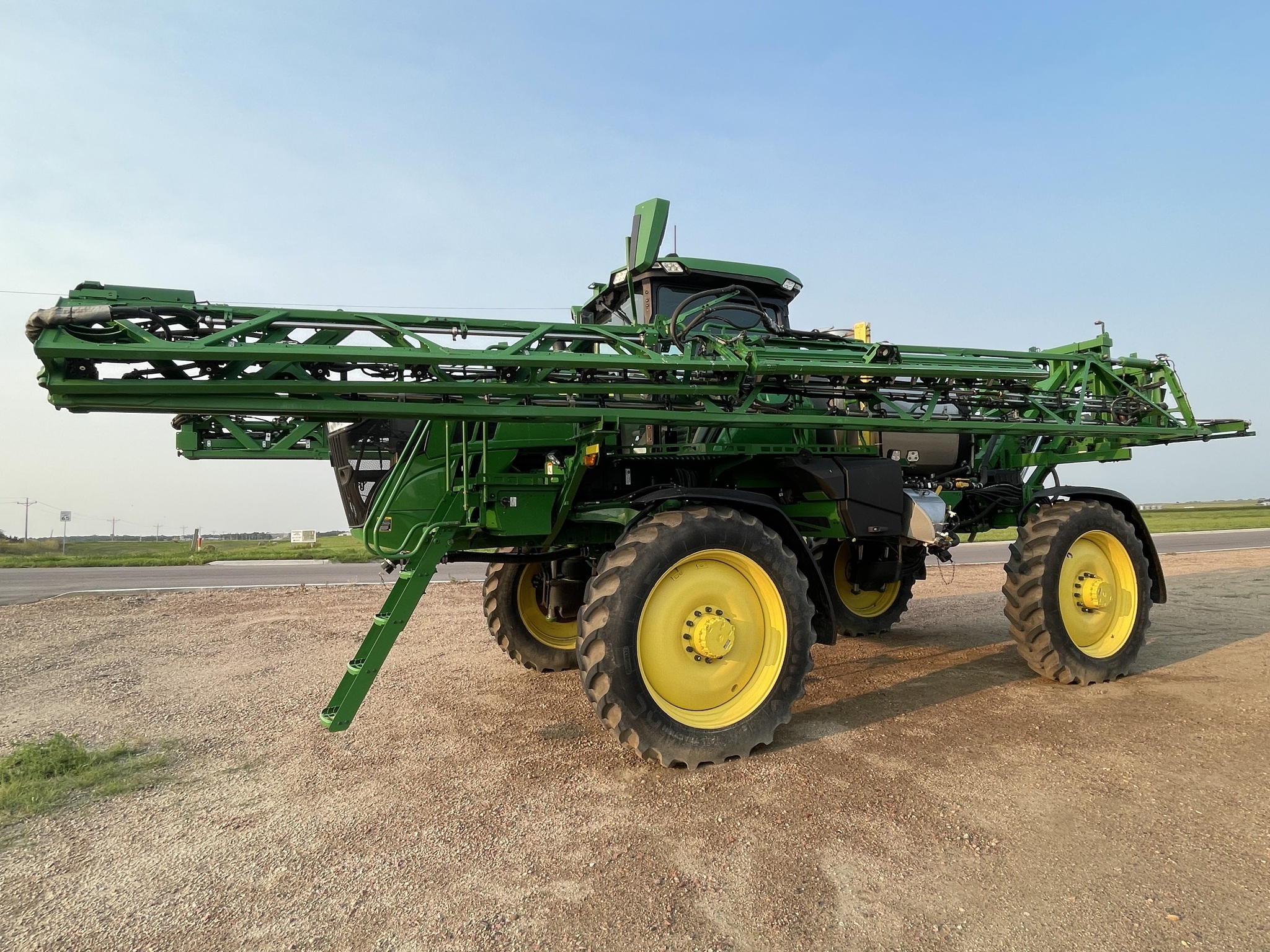 2022 John Deere 410R Self-Propelled Sprayer