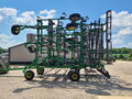 2011 John Deere 2210 Field Cultivator