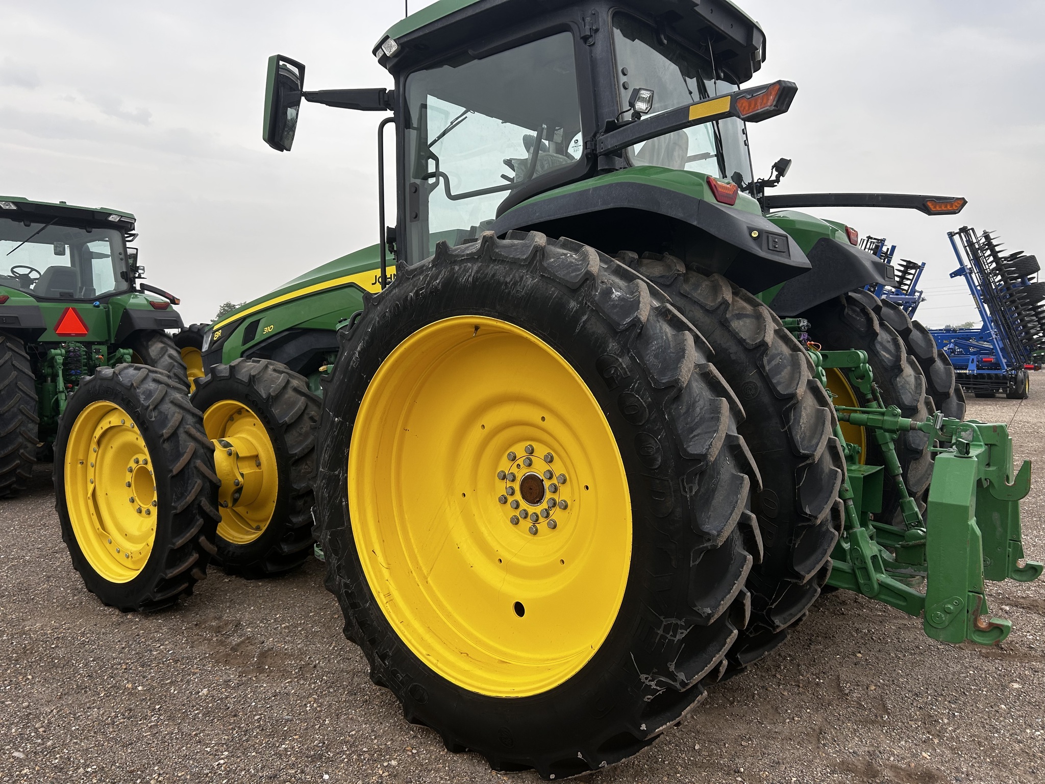2022 John Deere 8R 310 Tractor
