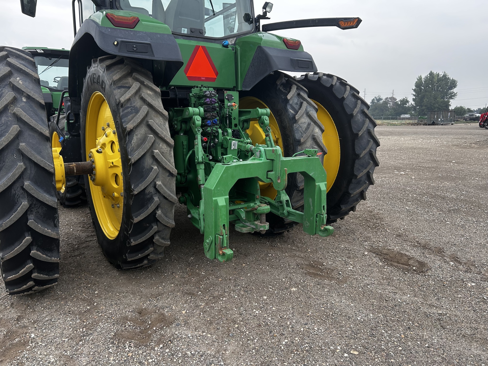 2022 John Deere 8R 310 Tractor