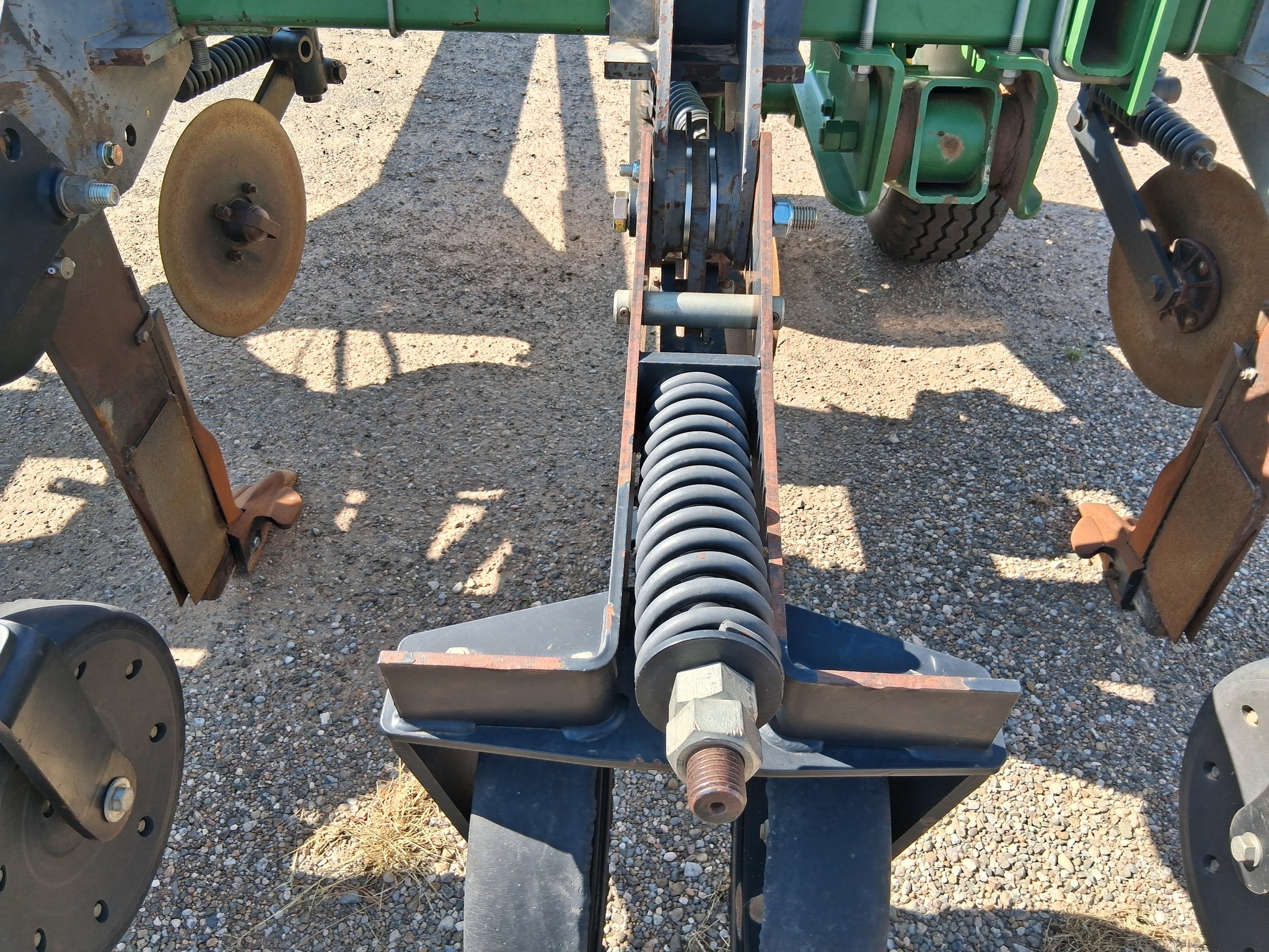 2011 John Deere 2100 In-Line Ripper