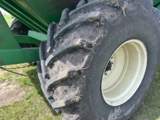  J&M 750-16 Grain Cart