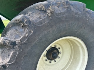  J&M 750-16 Grain Cart