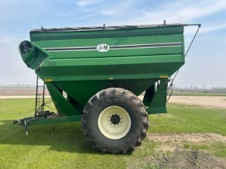  J&M 750-16 Grain Cart