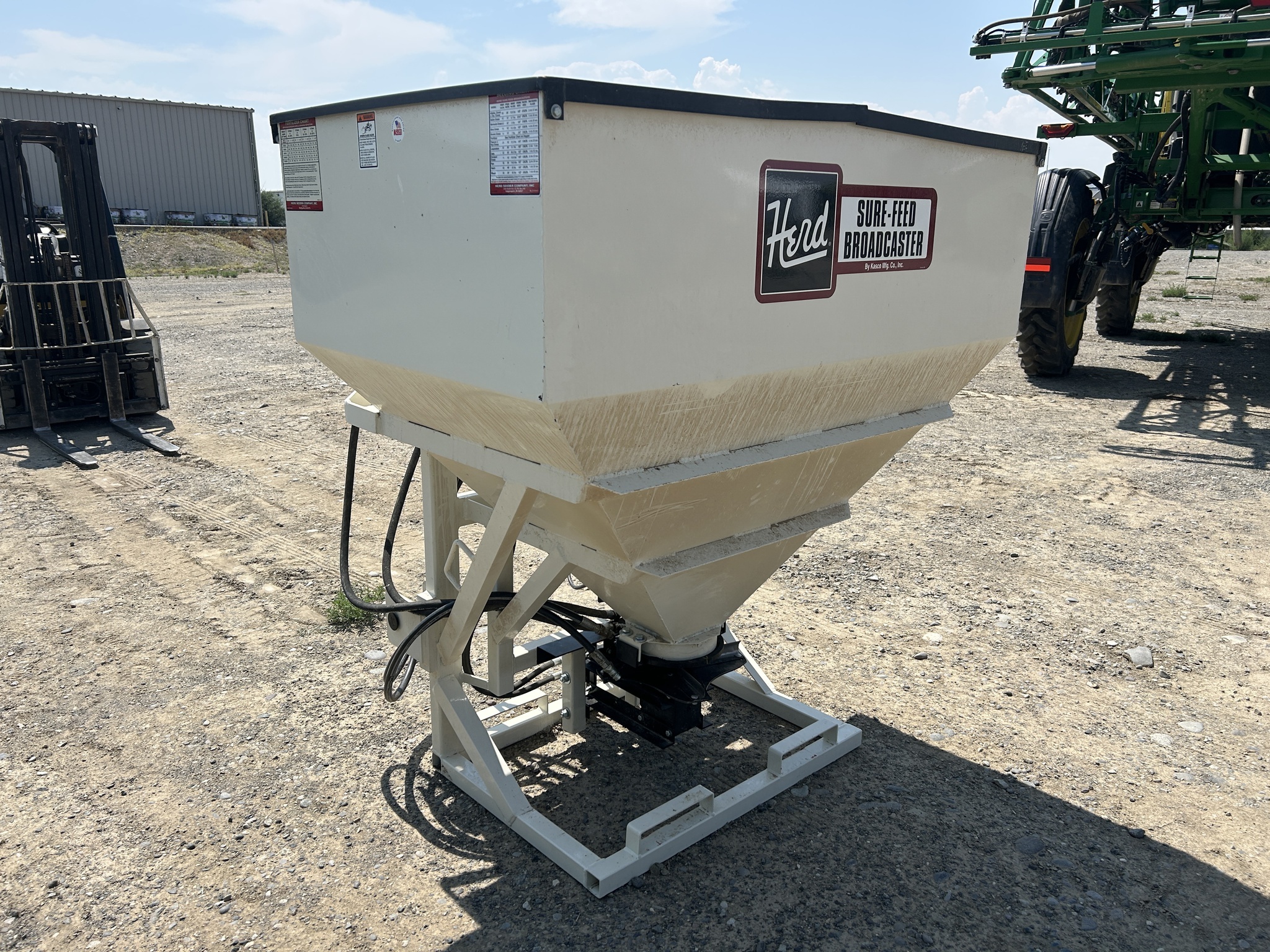 2026 Kasco 2440 Pull-Type Fertilizer Spreader