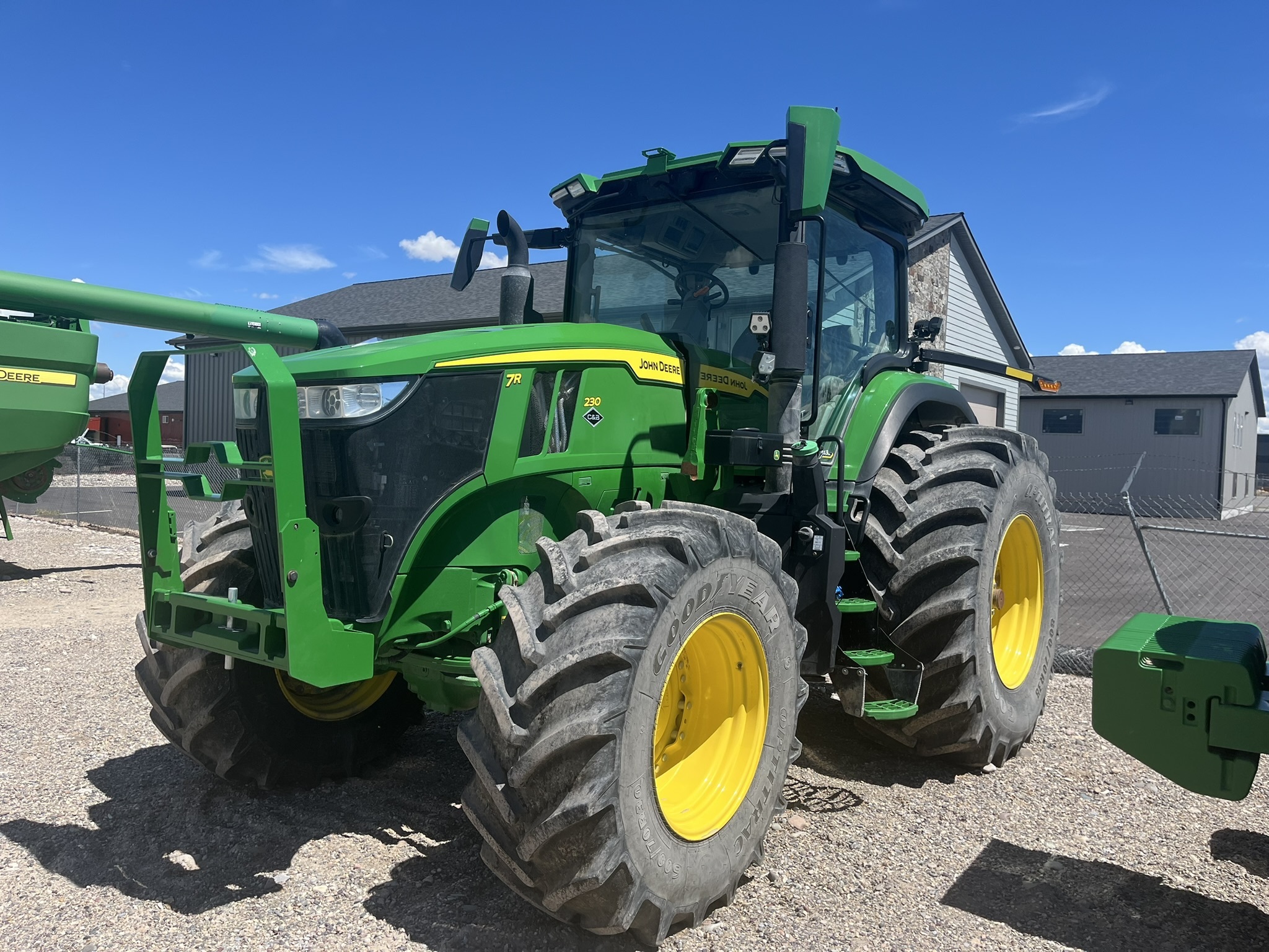 2023 John Deere 7R 230 Tractor