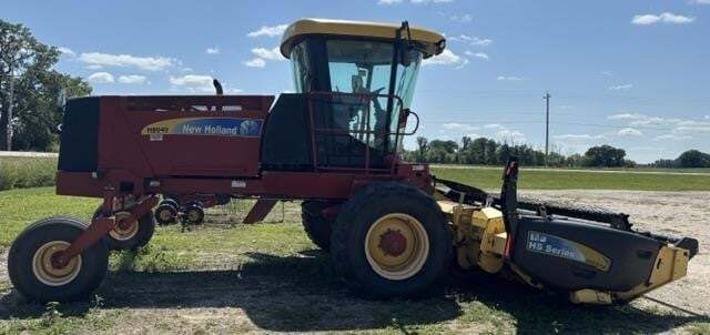 2010 New Holland H8040 Self-Propelled Windrowers and Swather