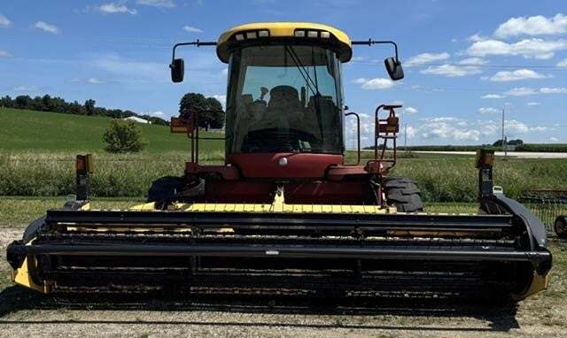 2010 New Holland H8040 Self-Propelled Windrowers and Swather