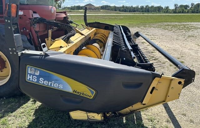 2010 New Holland H8040 Self-Propelled Windrowers and Swather