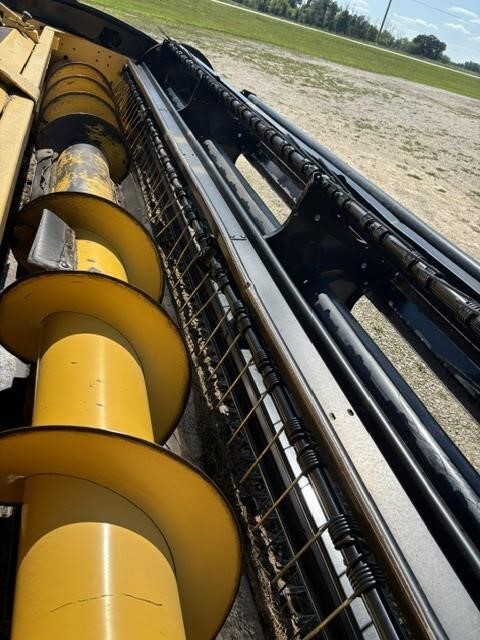 2010 New Holland H8040 Self-Propelled Windrowers and Swather