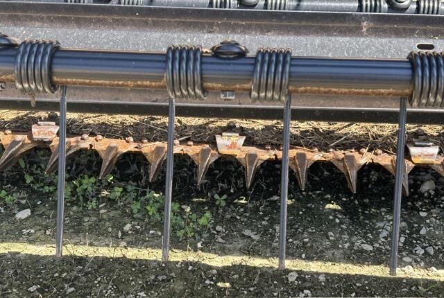 2010 New Holland H8040 Self-Propelled Windrowers and Swather