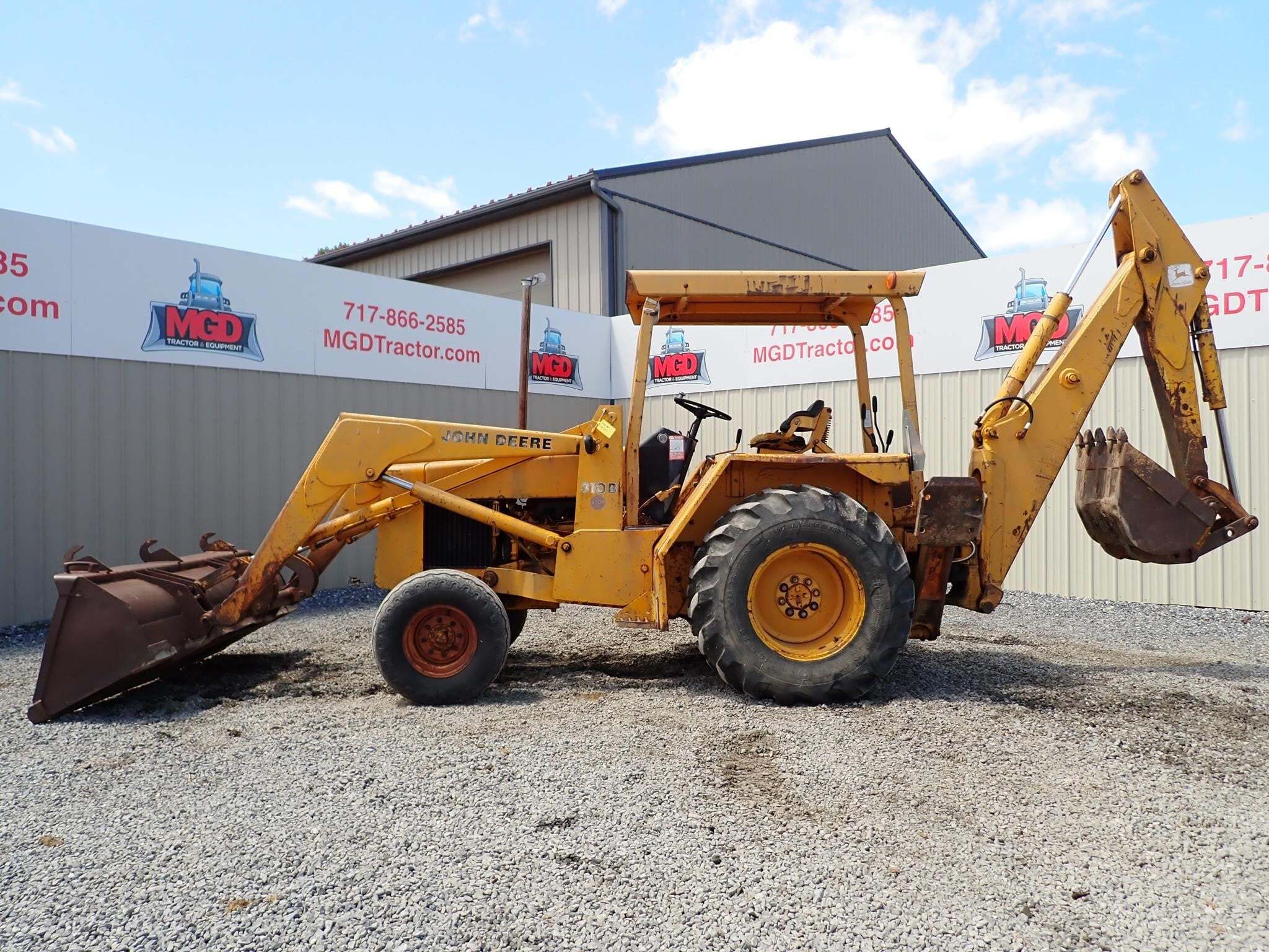  Deere 310B Backhoe