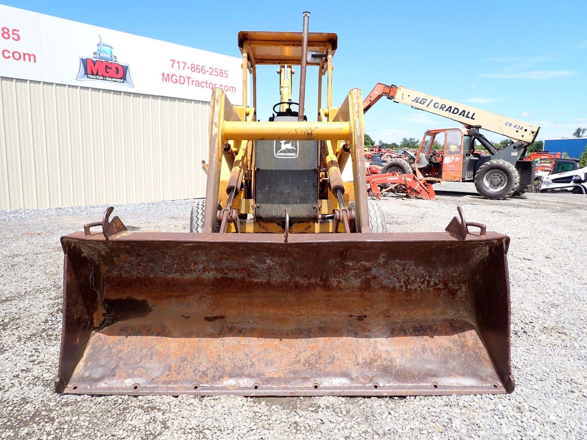 Deere 310B Backhoe
