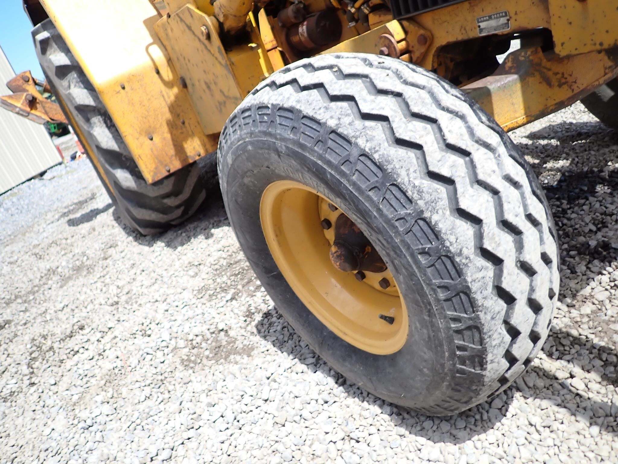  Deere 310B Backhoe