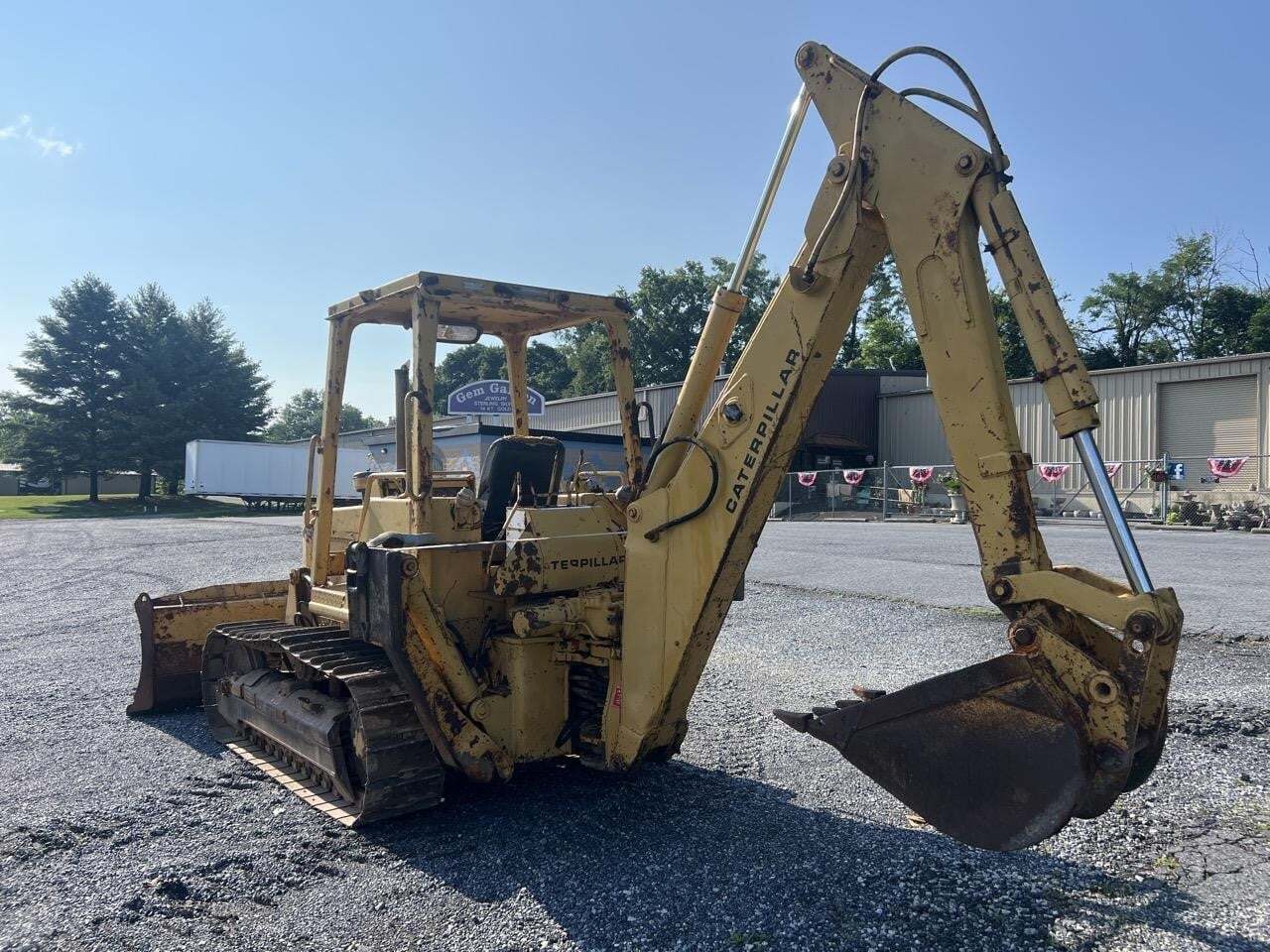 1984 Caterpillar D3B Dozer