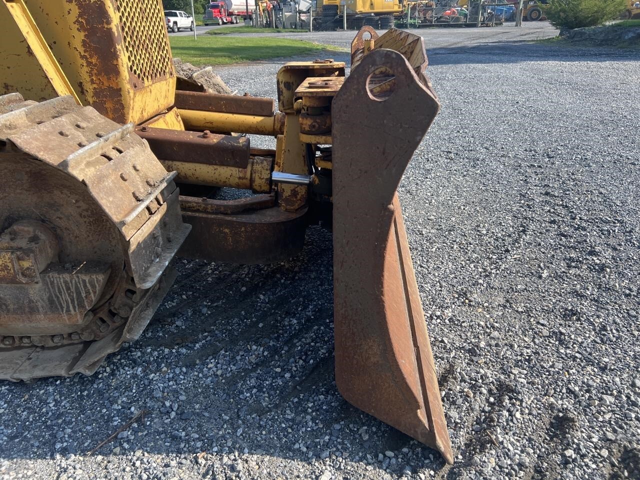1984 Caterpillar D3B Dozer