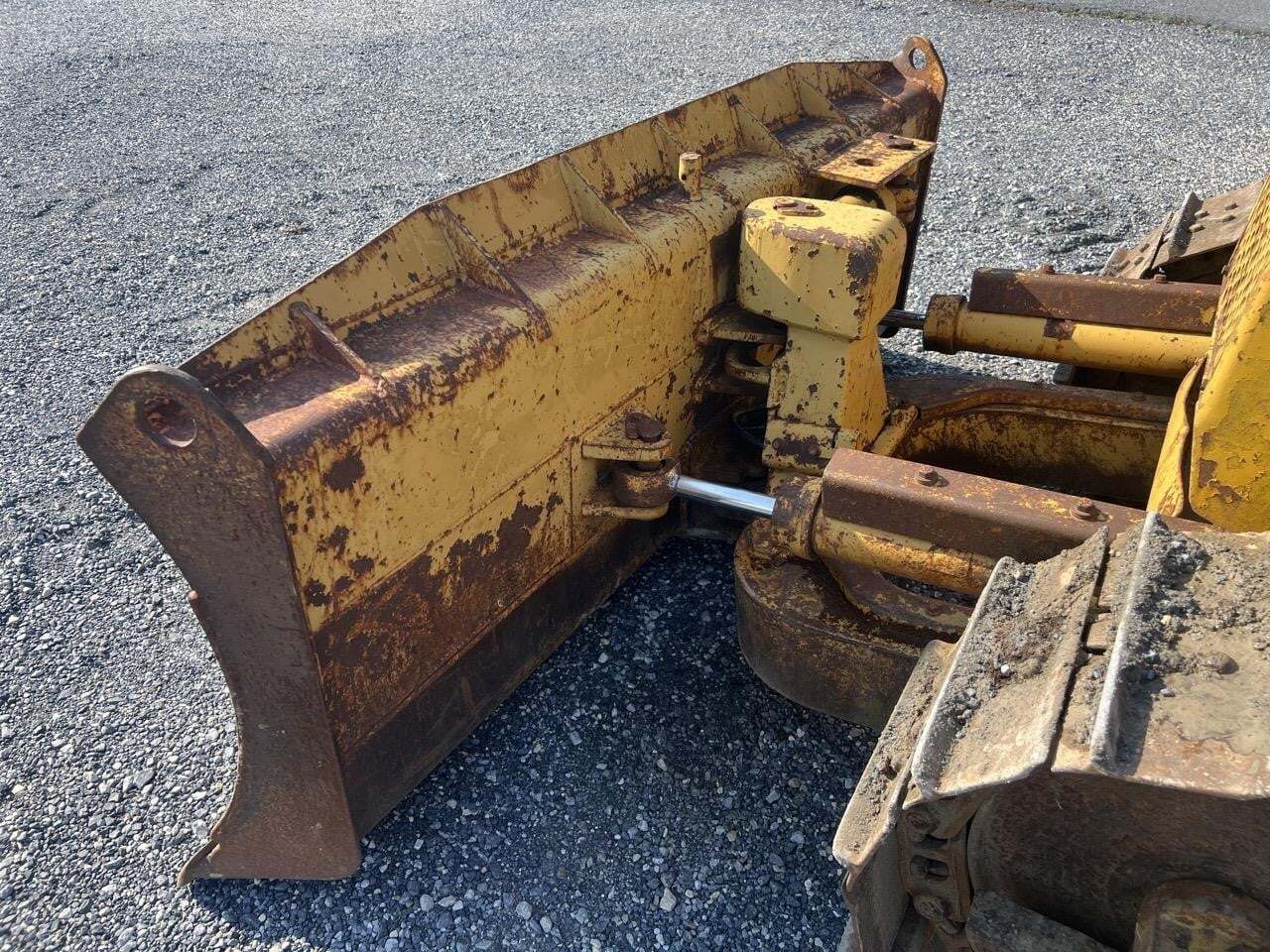 1984 Caterpillar D3B Dozer
