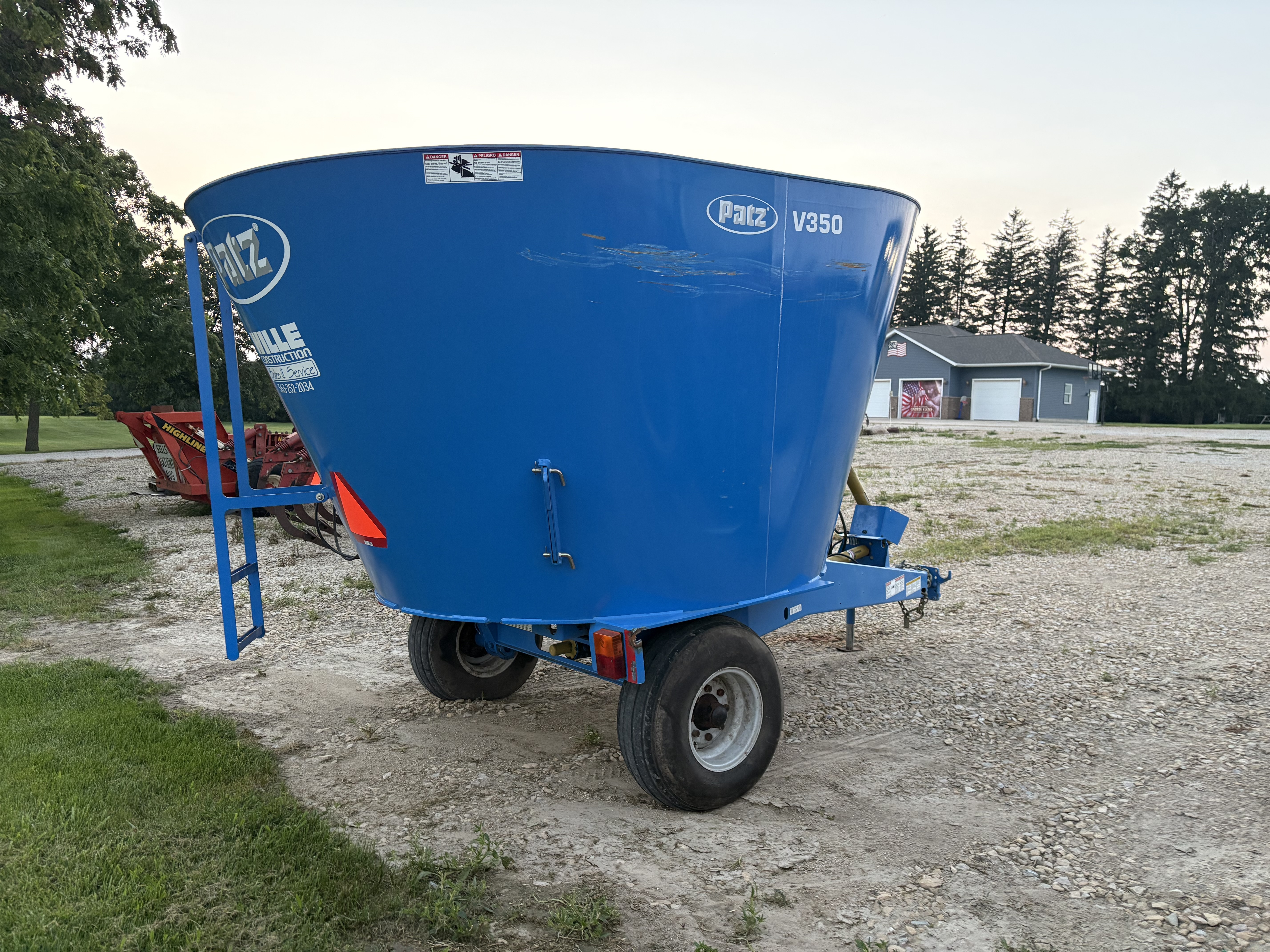 2012 Patz 800 SERIES 350 Feed Wagon