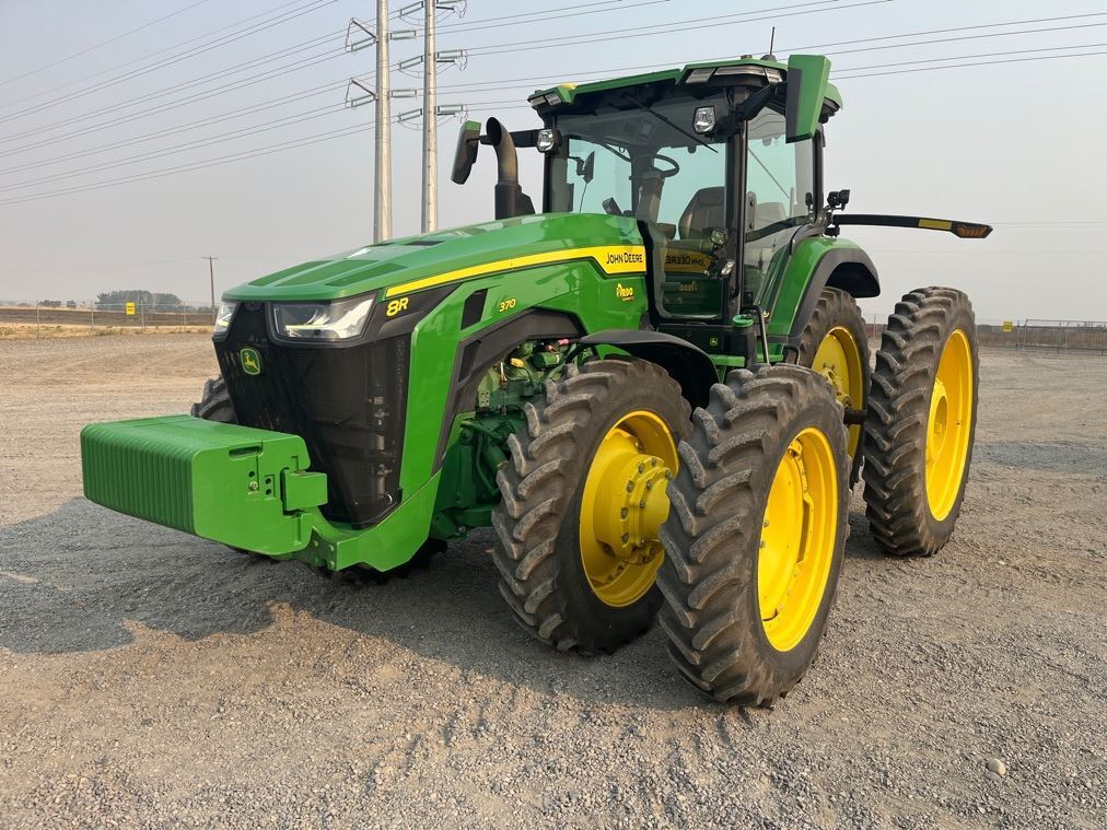 2025 John Deere 8R 370 Tractor