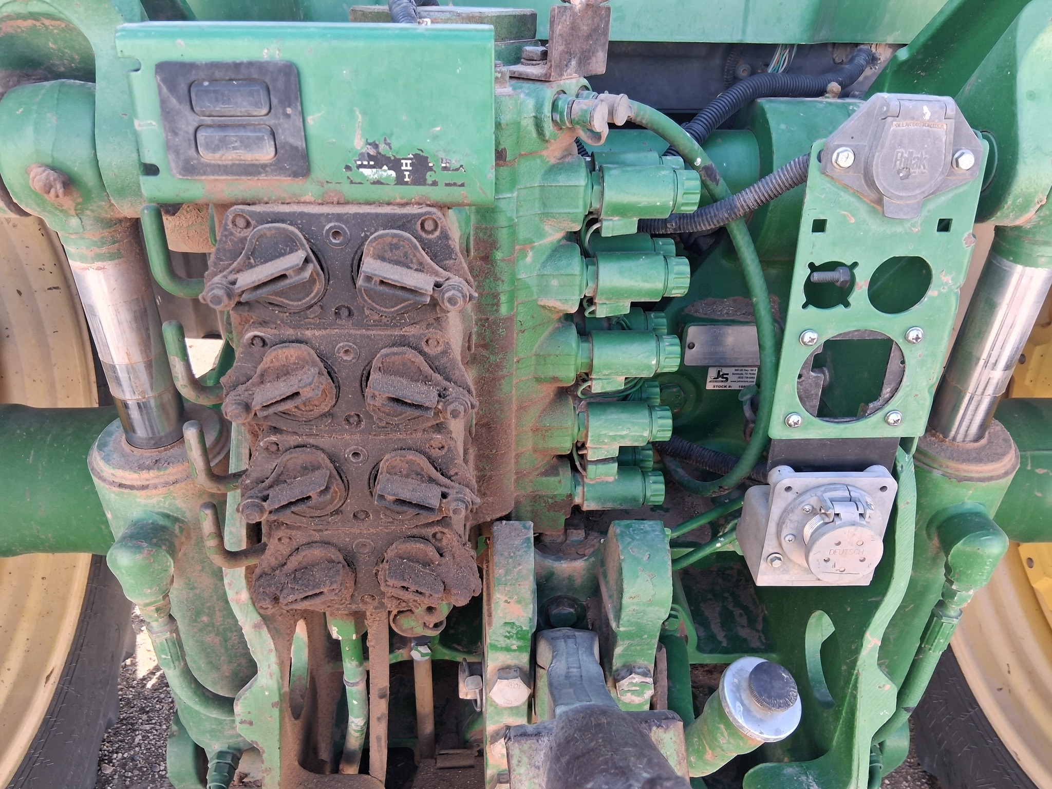 2002 John Deere 8320 Tractor