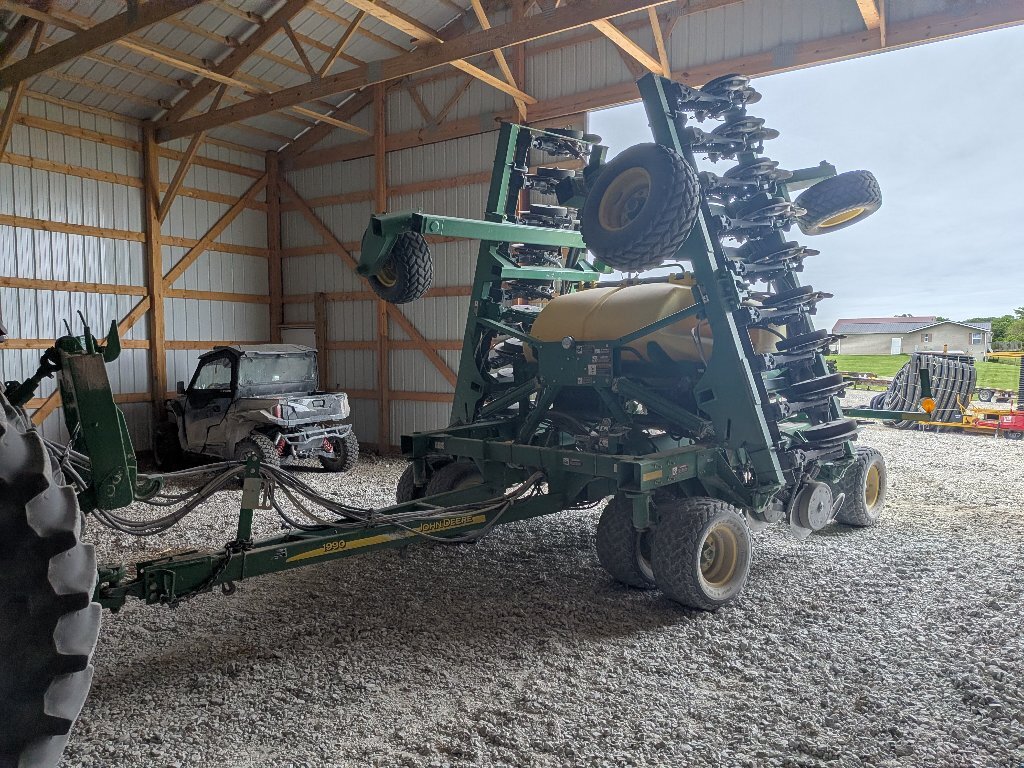 2010 John Deere 1990 Air Seeder