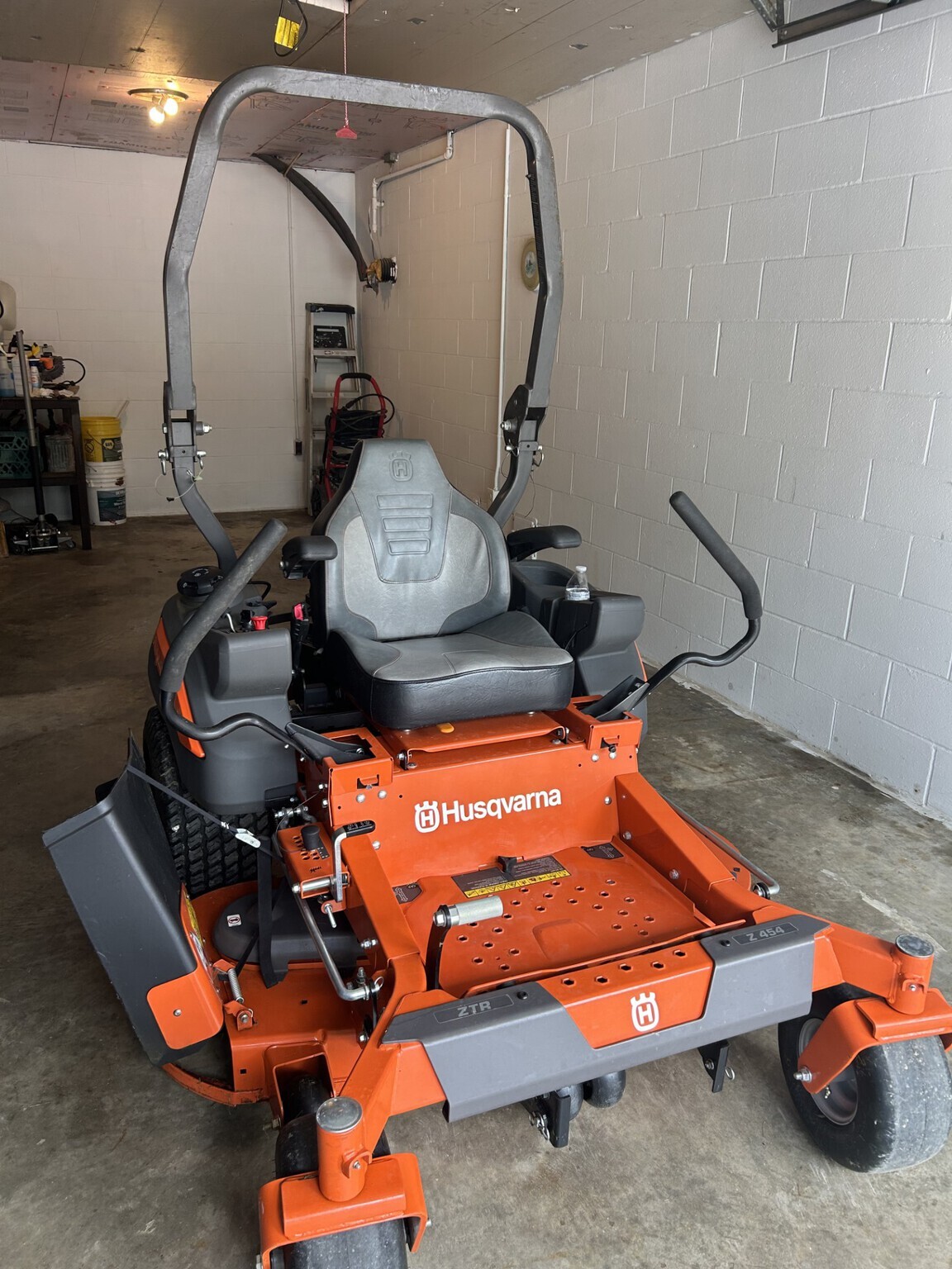 2022 Husqvarna Z454 Lawn Mower