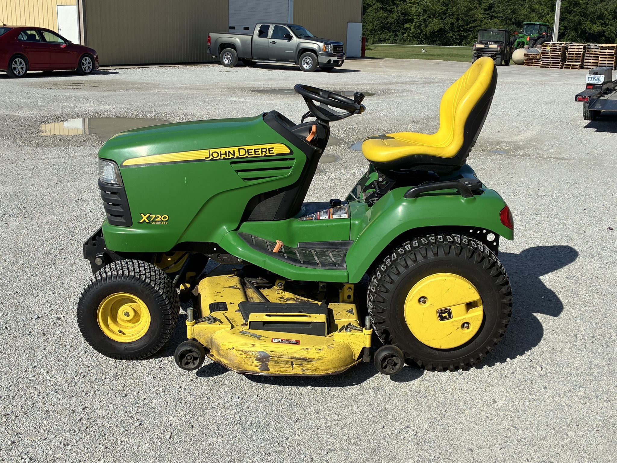 2012 John Deere X720 Lawn Mower