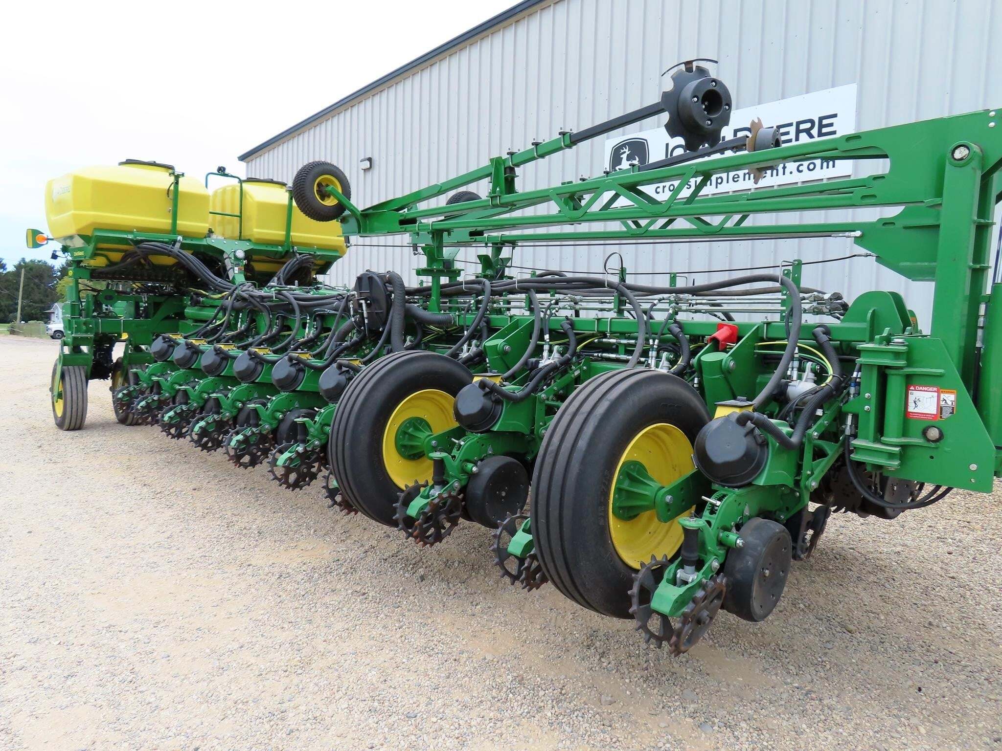 2024 John Deere 1775NT Planter