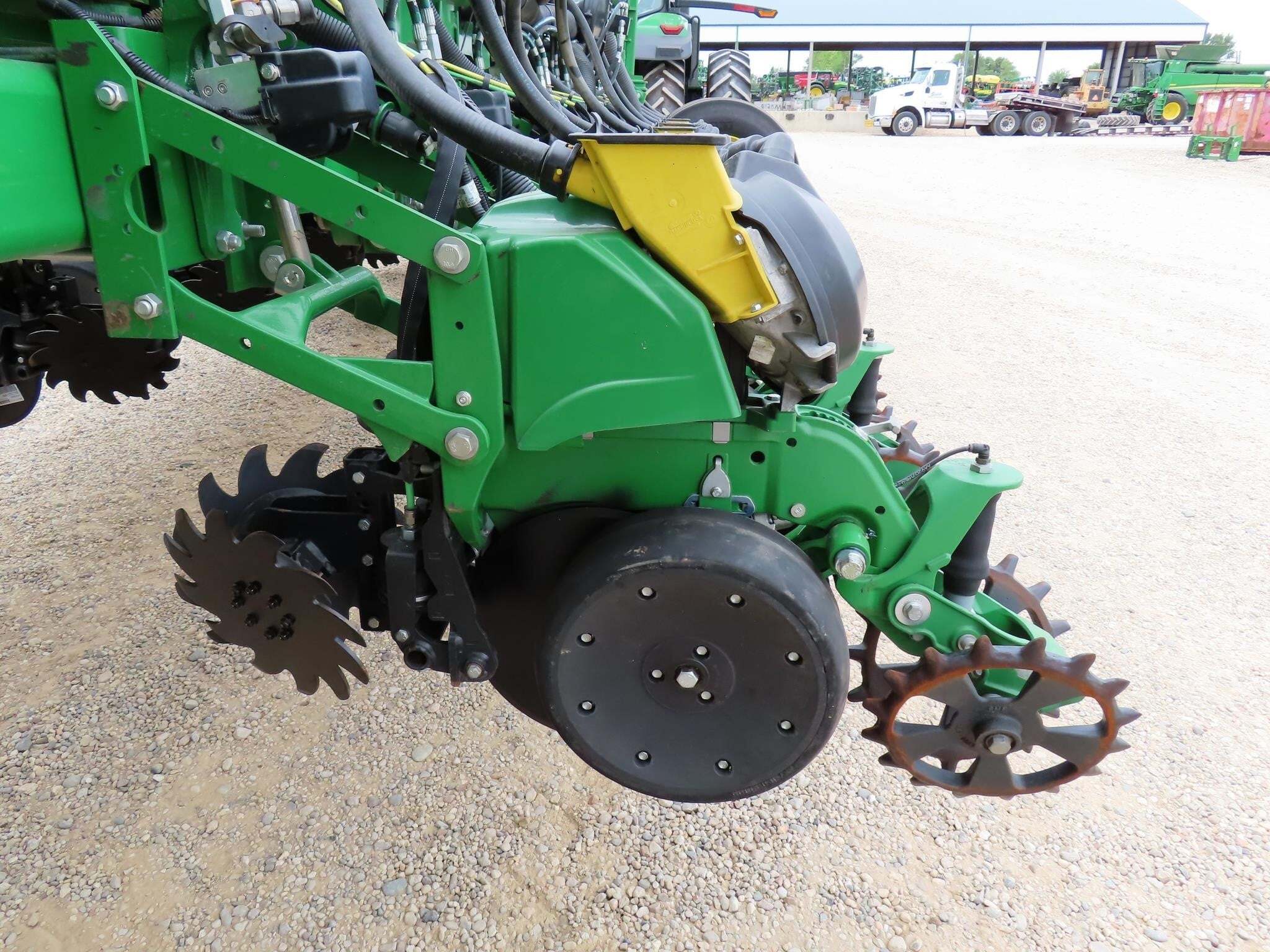 2024 John Deere 1775NT Planter