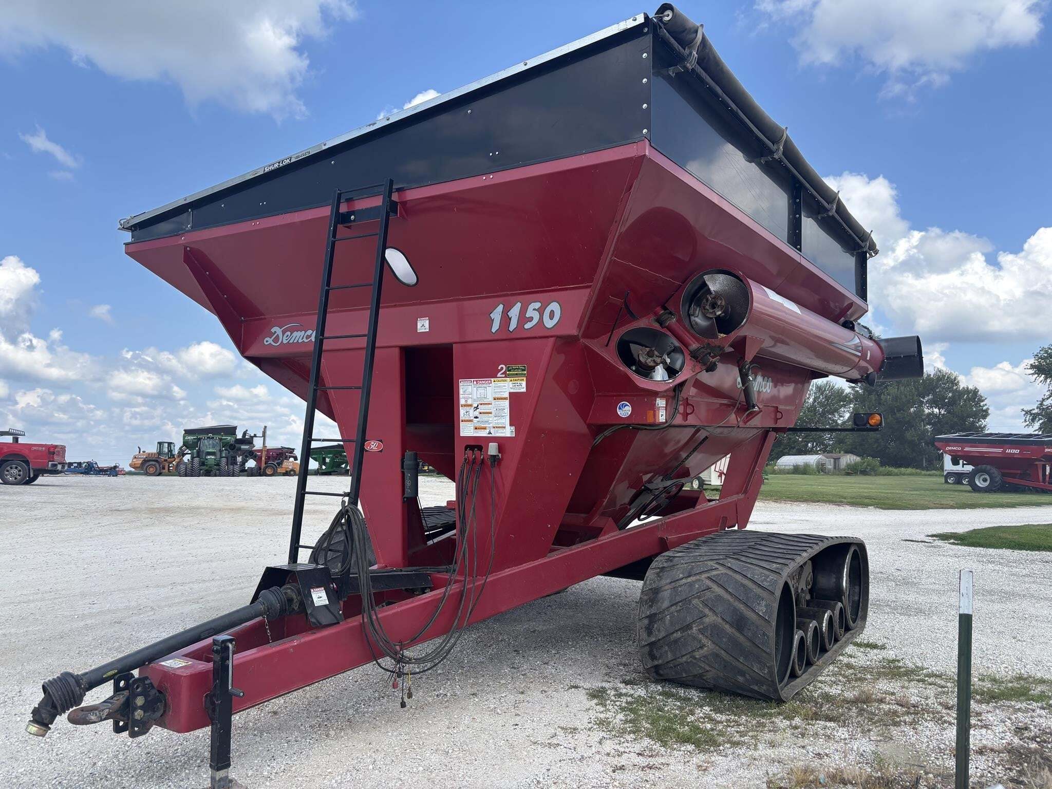 2014 Demco 1150 Grain Cart