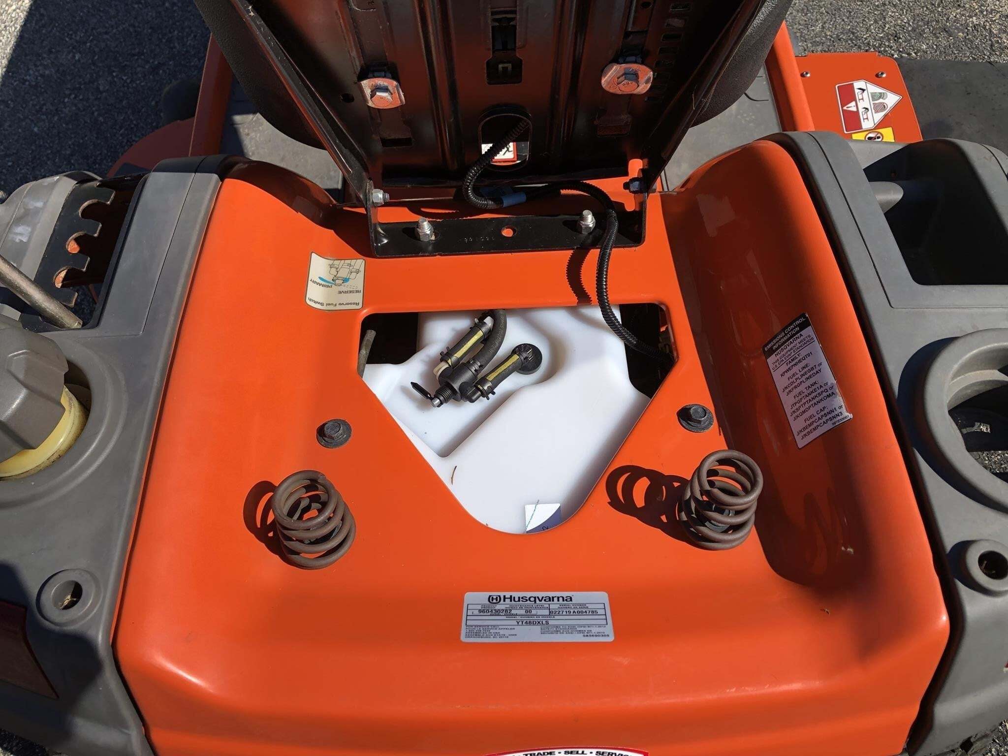 2017 Husqvarna yt48dxls Lawn Mower