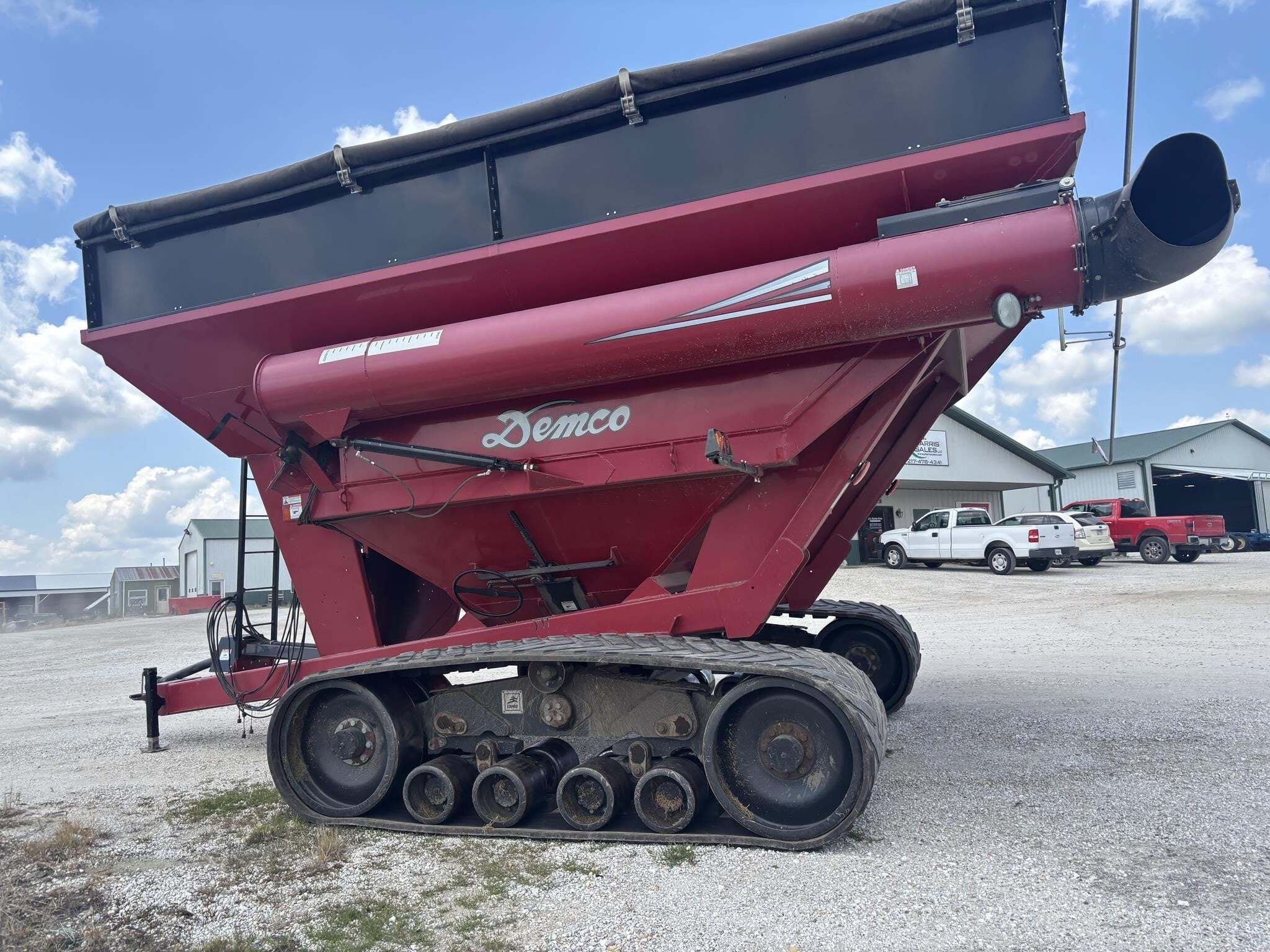 2014 Demco 1150 Grain Cart