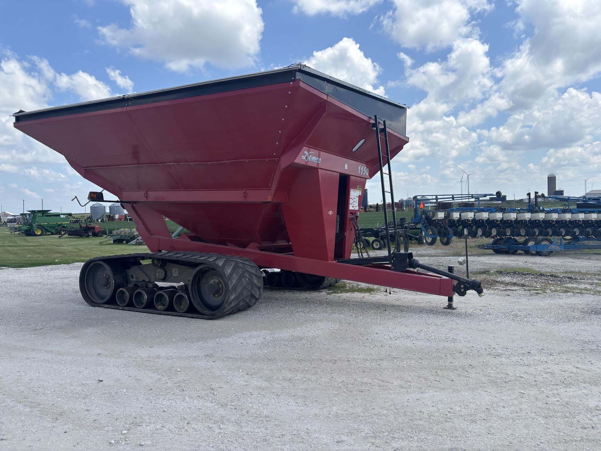 2014 Demco 1150 Grain Cart
