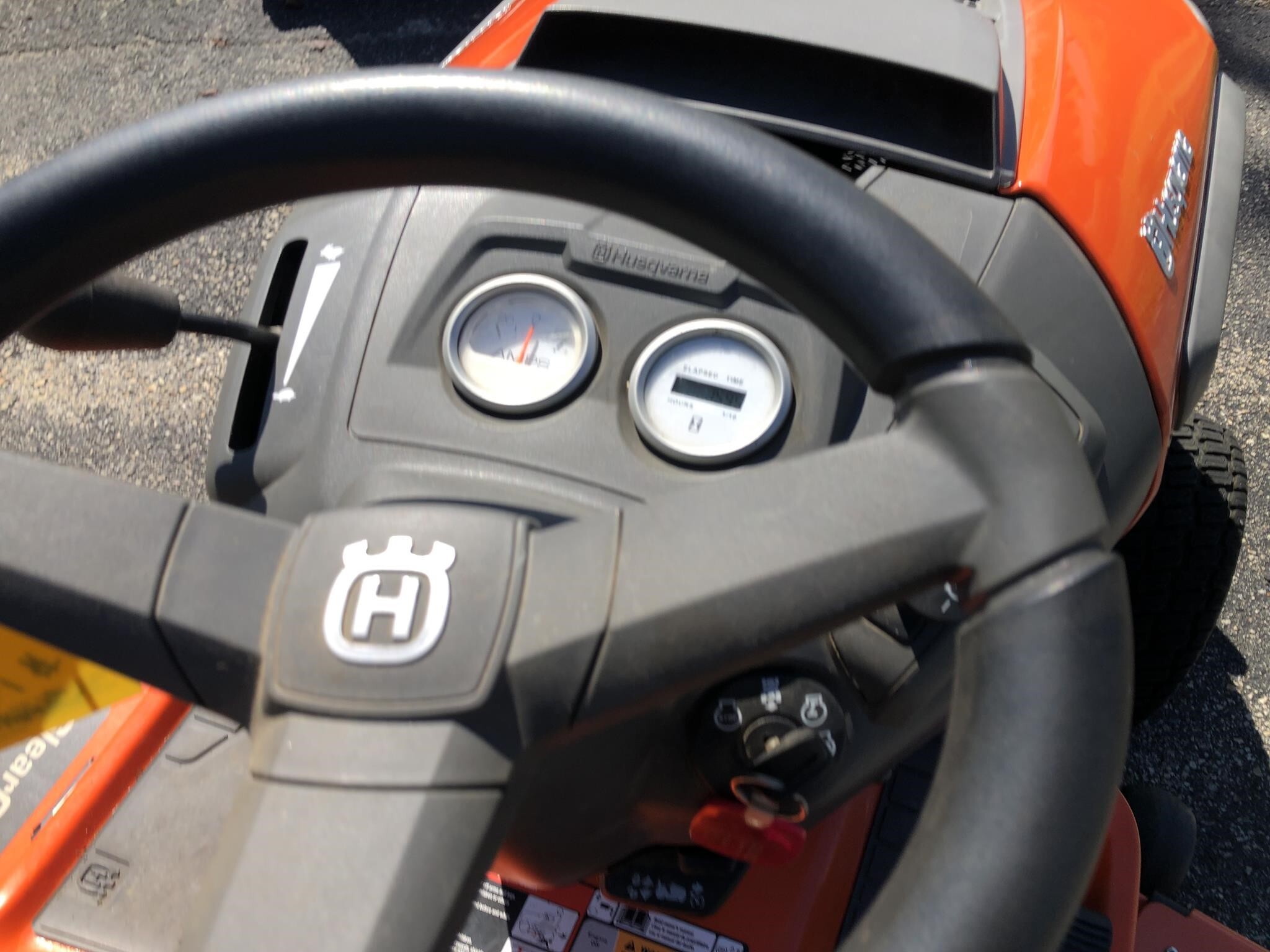 2017 Husqvarna yt48dxls Lawn Mower