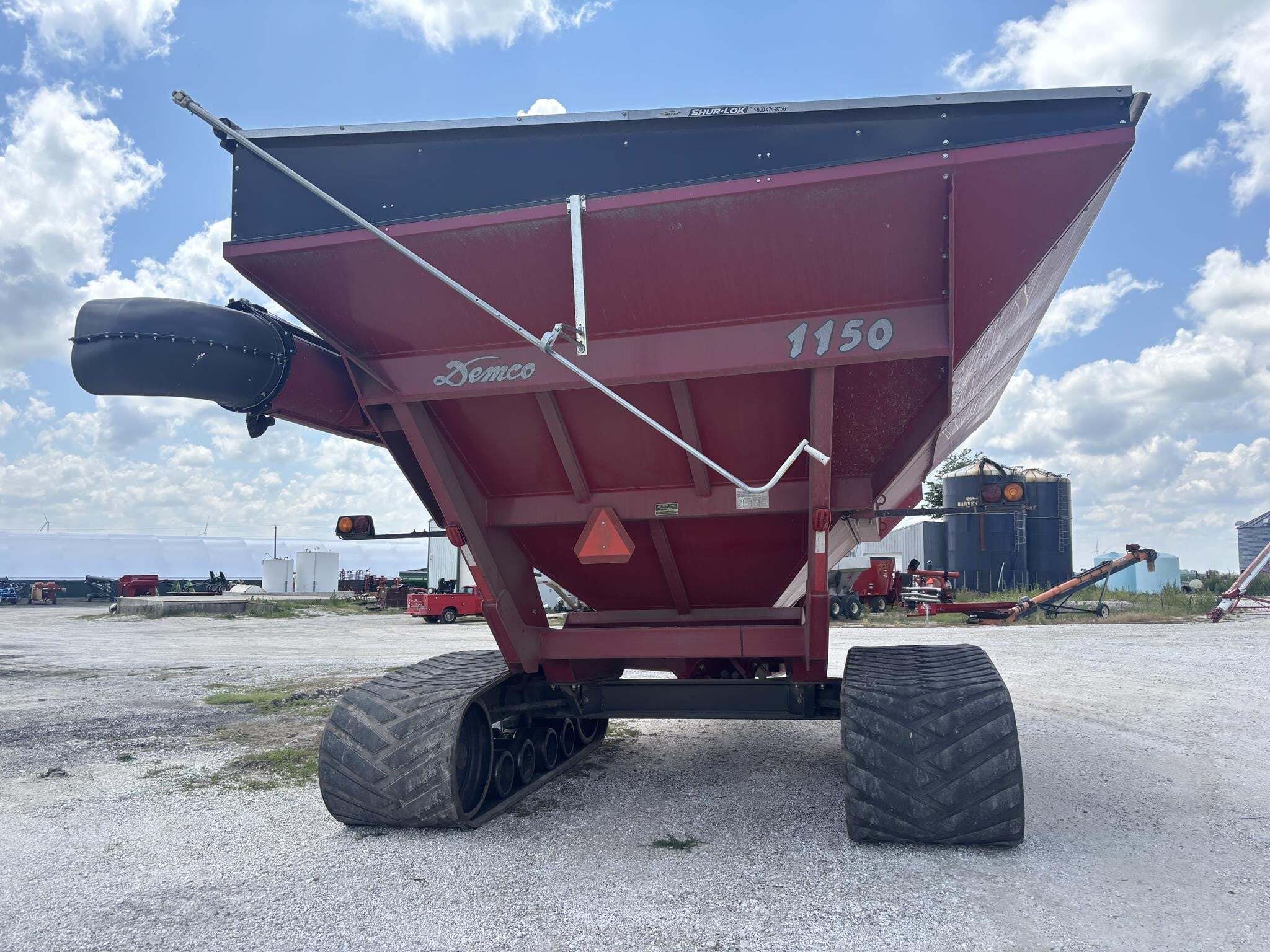 2014 Demco 1150 Grain Cart