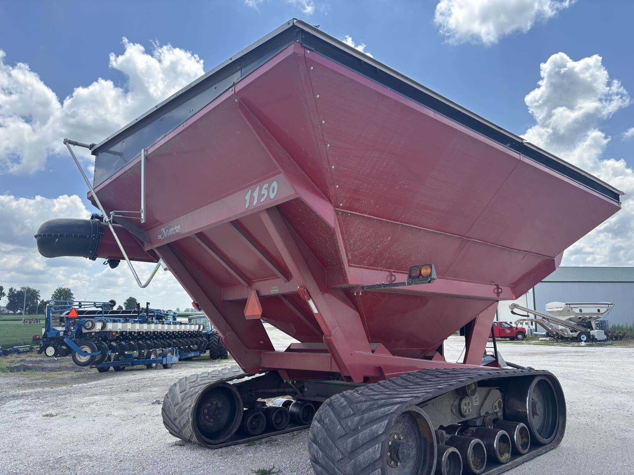 2014 Demco 1150 Grain Cart