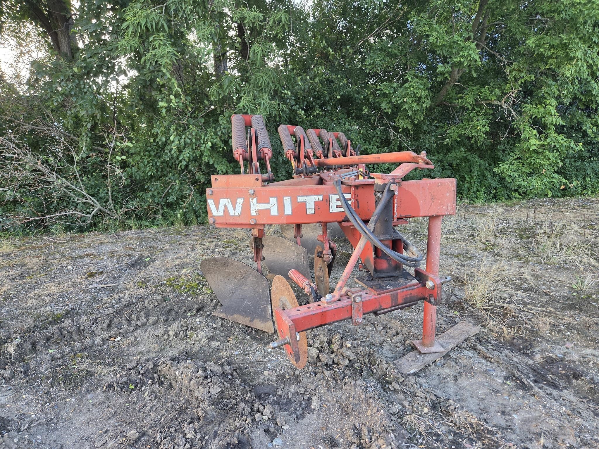 1979 White 588 Plow
