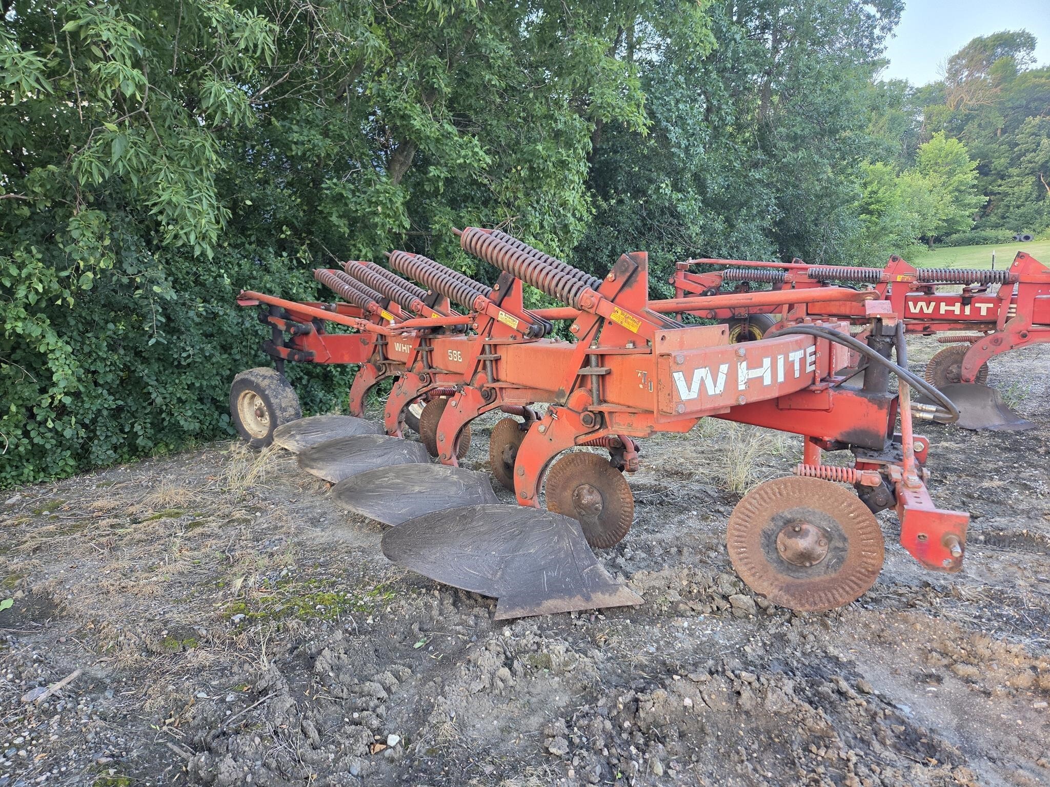 1979 White 588 Plow